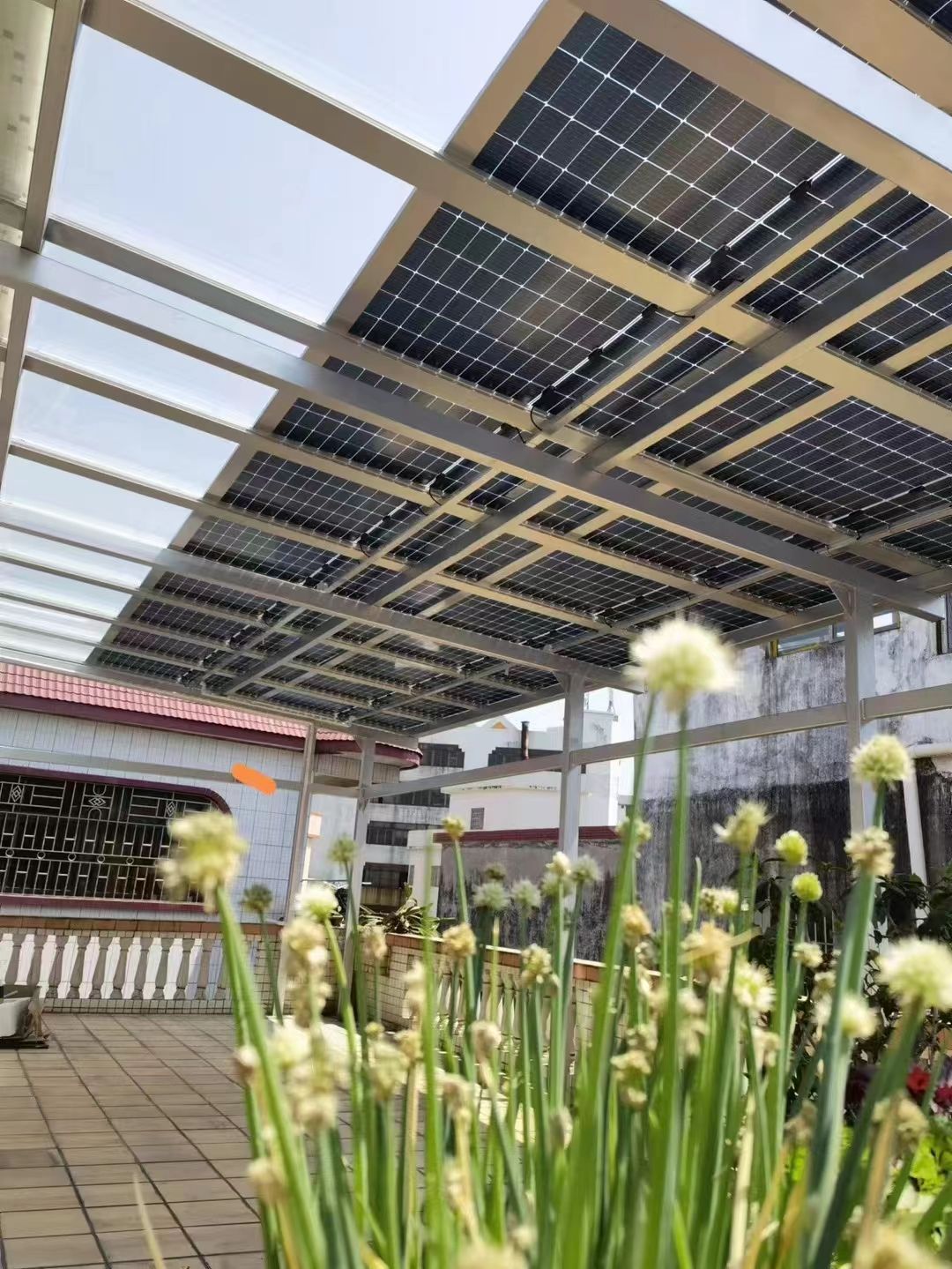 阳春别墅家用屋顶太阳能发电系统安装